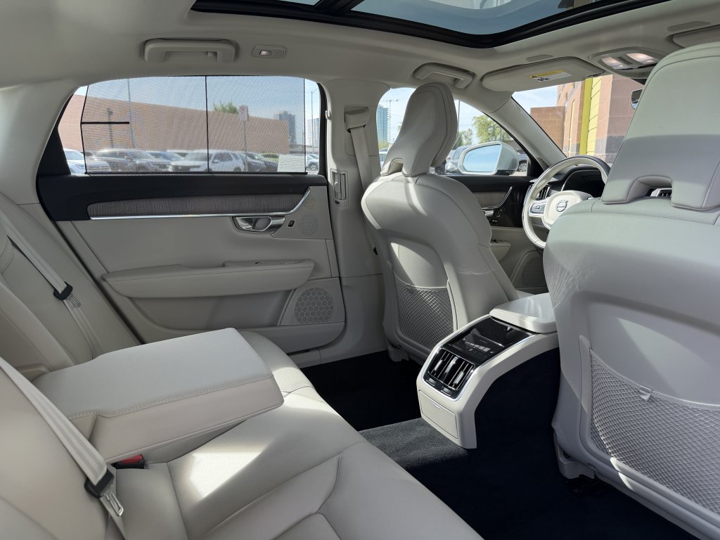 Used 2024 Volvo S90 B6 Plus w/ Protection Package Premier AWD/4WD image 38
