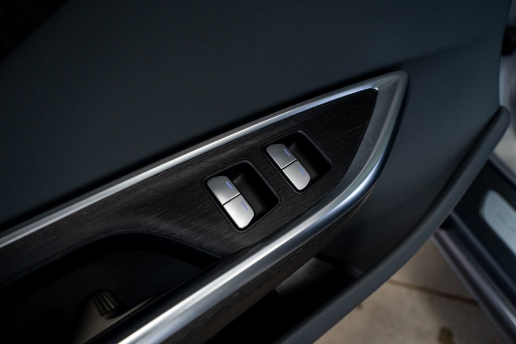 Used 2024 Lucid Air Pure RWD image 28