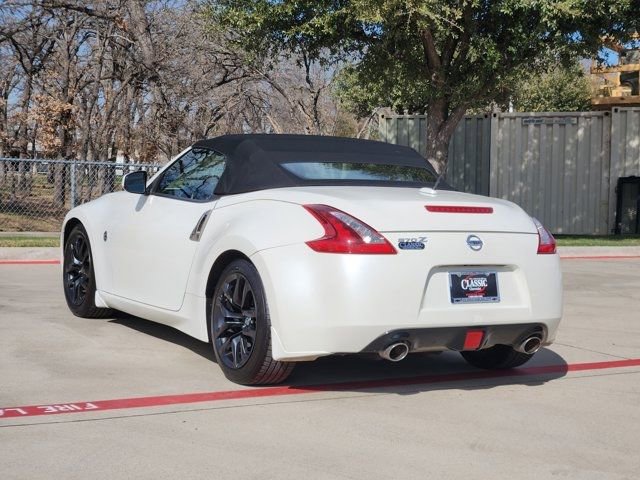 Used 2018 Nissan 370Z Roadster image 3
