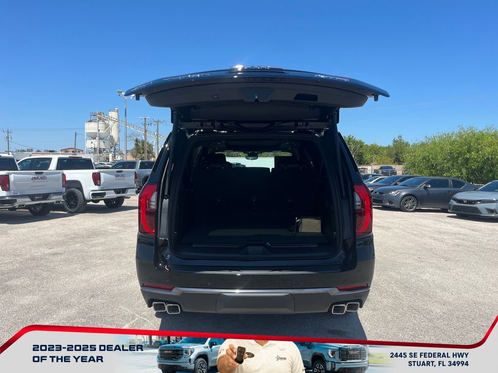 New 2026 GMC Yukon XL AT4 image 17