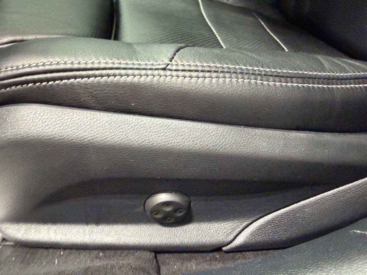 Used 2016 Mercedes-Benz C 300 4MATIC Sedan image 27