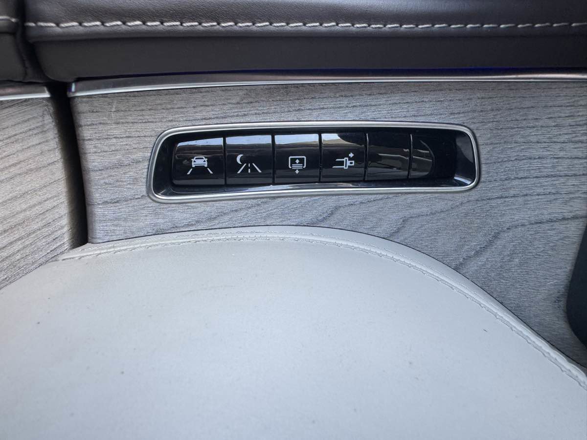 Used 2019 Mercedes-Benz S 560 4MATIC Coupe image 27