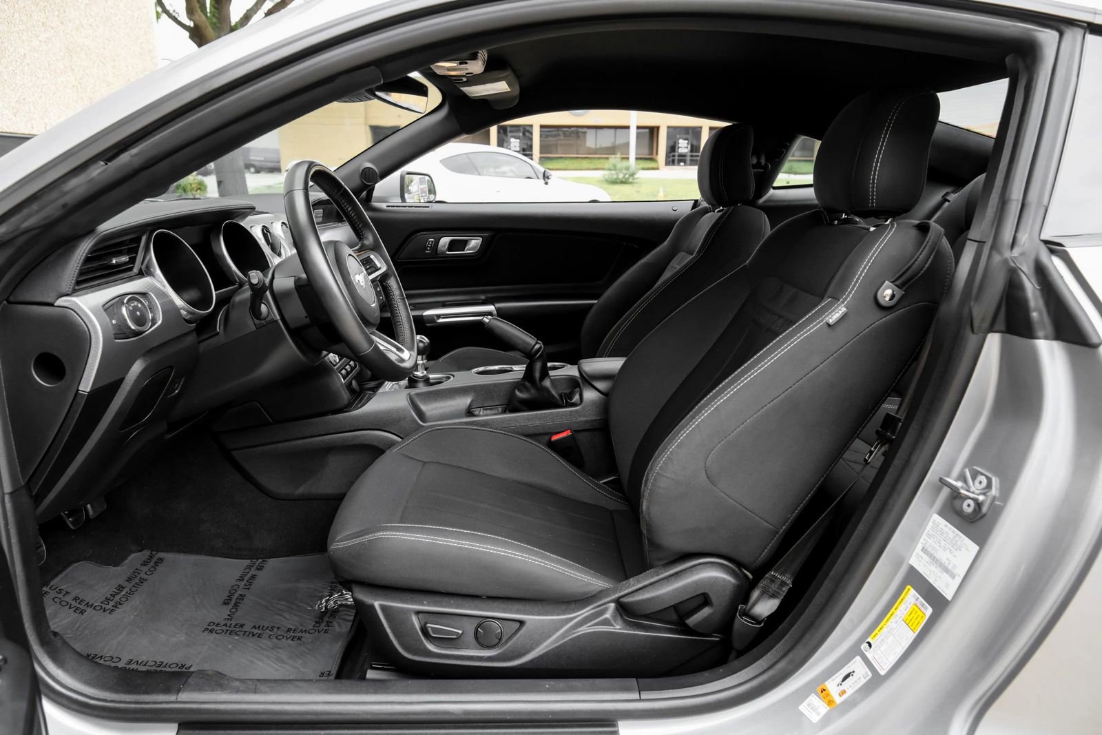 Used 2022 Ford Mustang GT RWD image 3