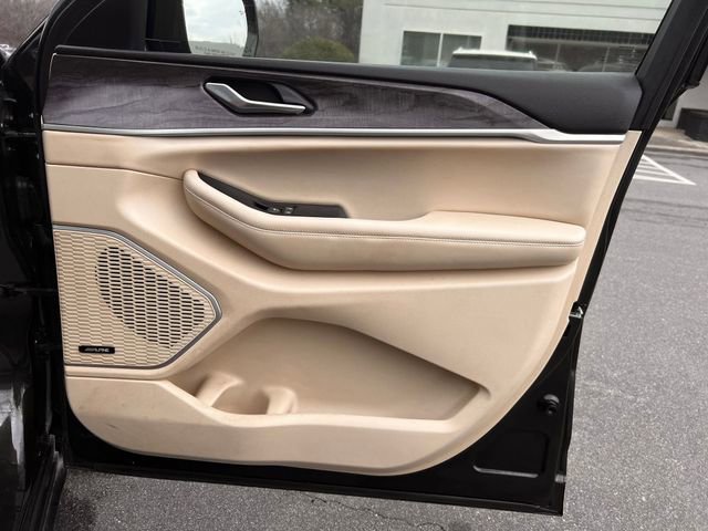 Used 2022 Jeep Grand Cherokee L Limited image 32