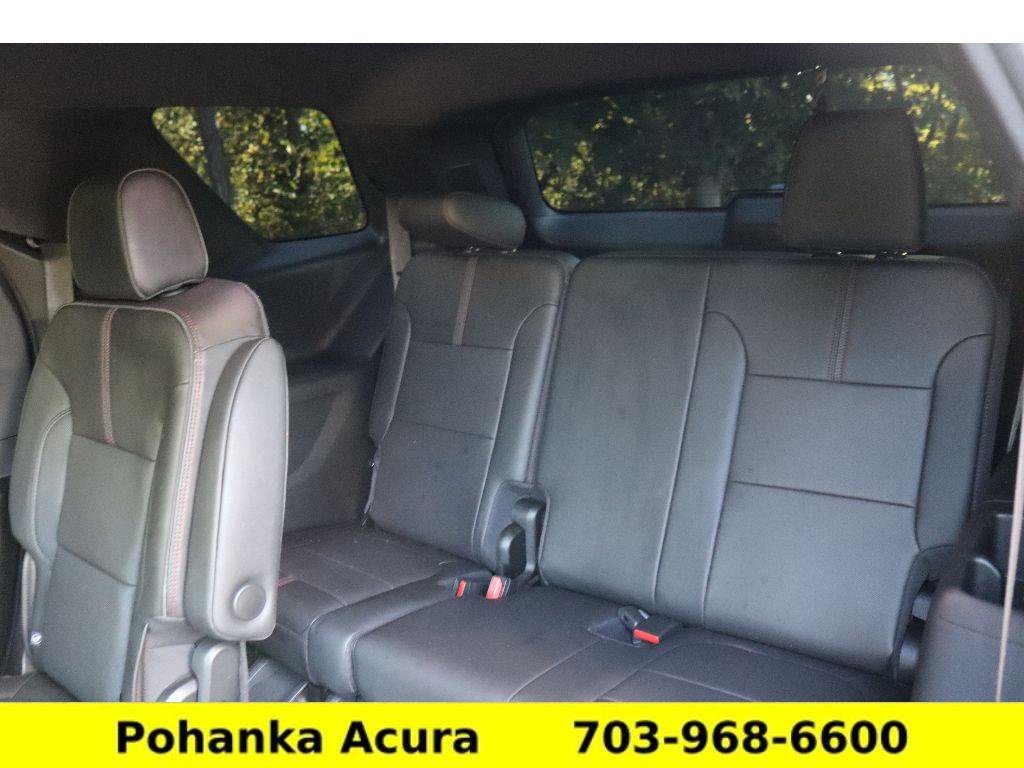 Used 2023 Chevrolet Traverse RS image 26