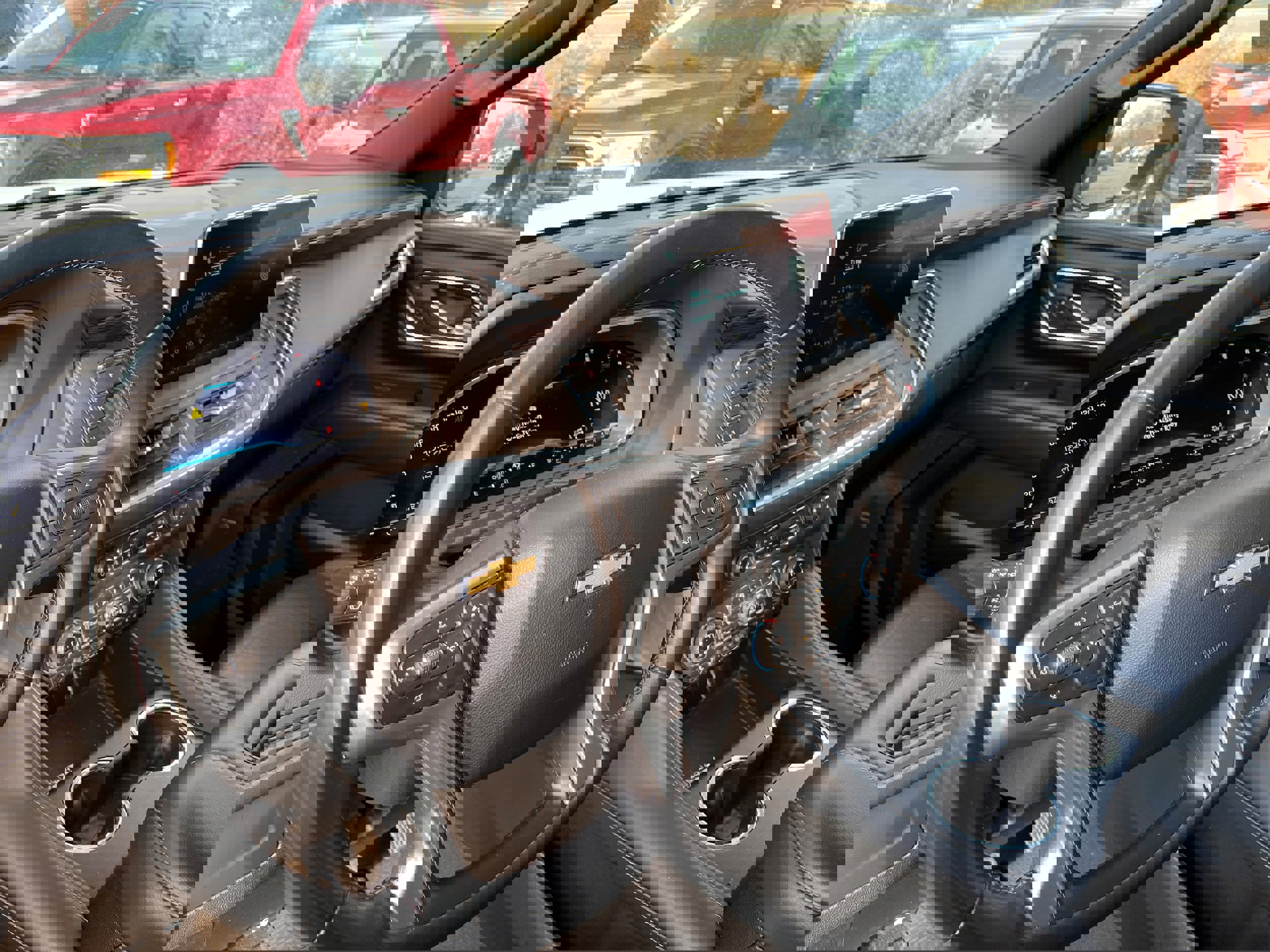 Used 2023 Chevrolet Suburban LT image 7