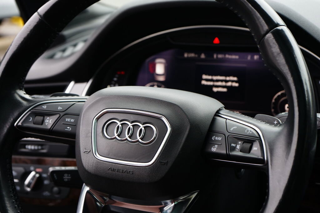 Used 2018 Audi Q7 3.0T Premium Plus w/ Premium Plus Package image 19