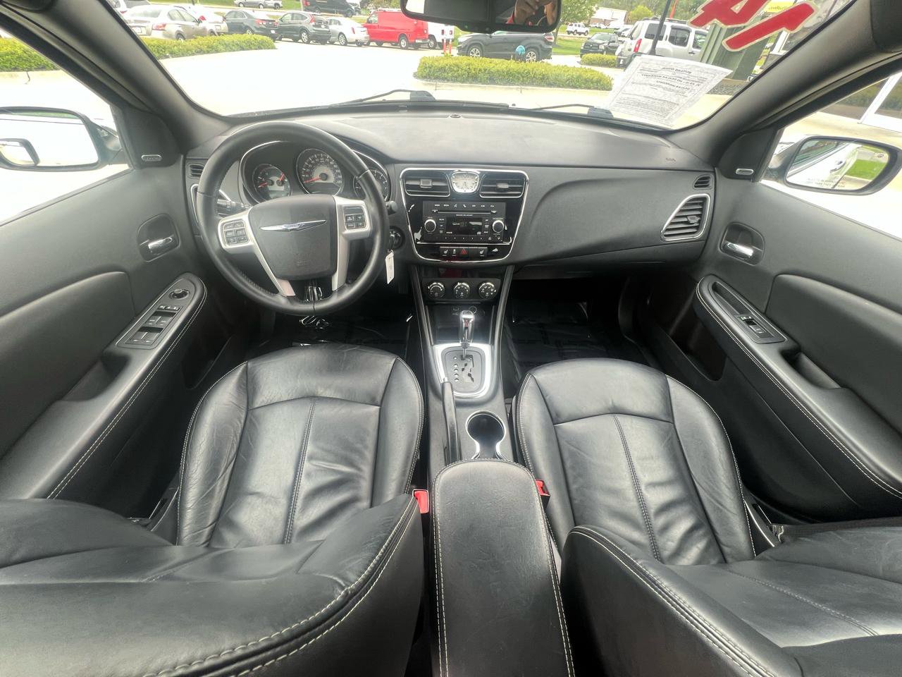 Used 2014 Chrysler 200 Limited FWD image 10