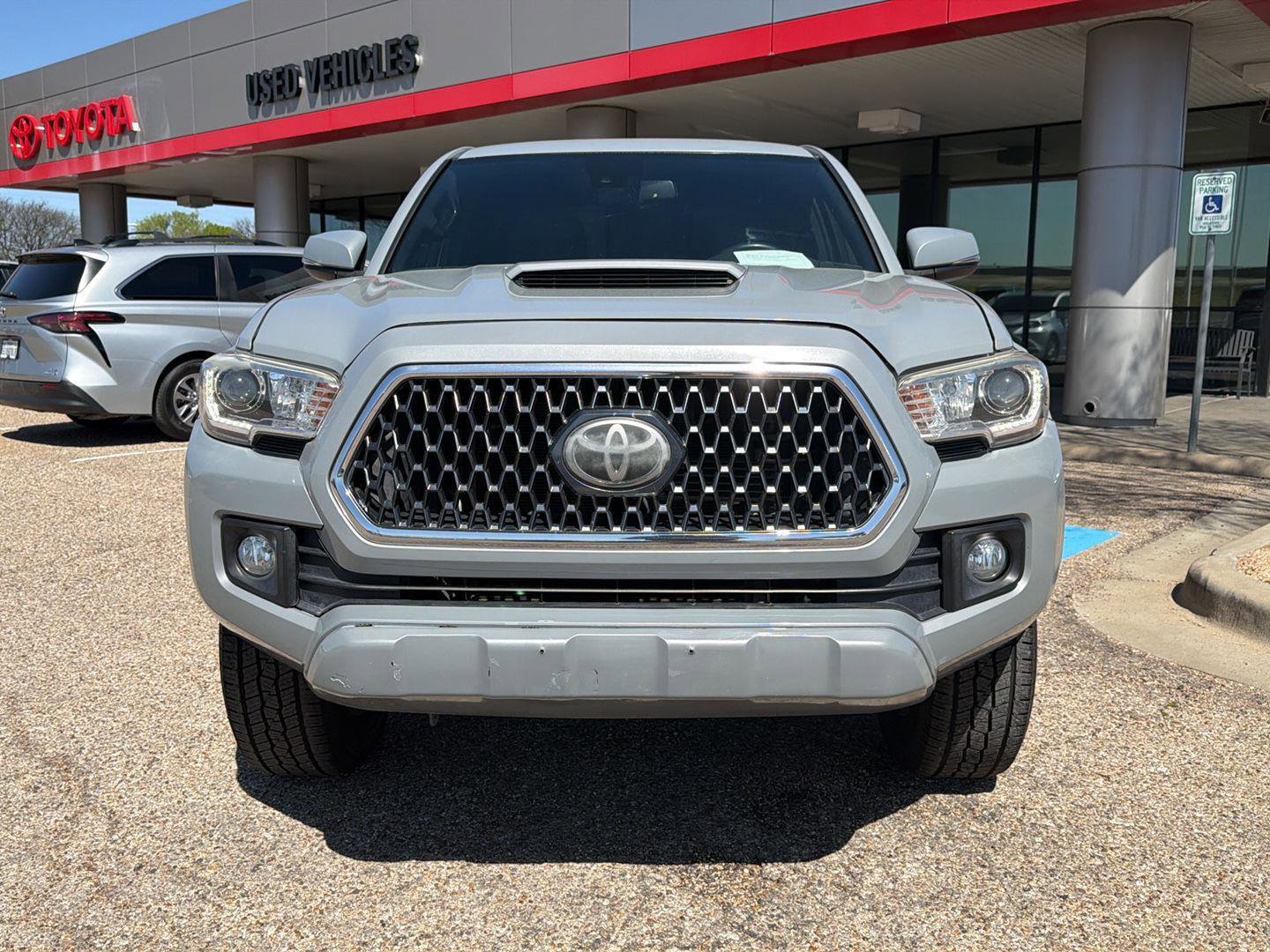 Used 2019 Toyota Tacoma TRD Sport w/ Technology Package image 8