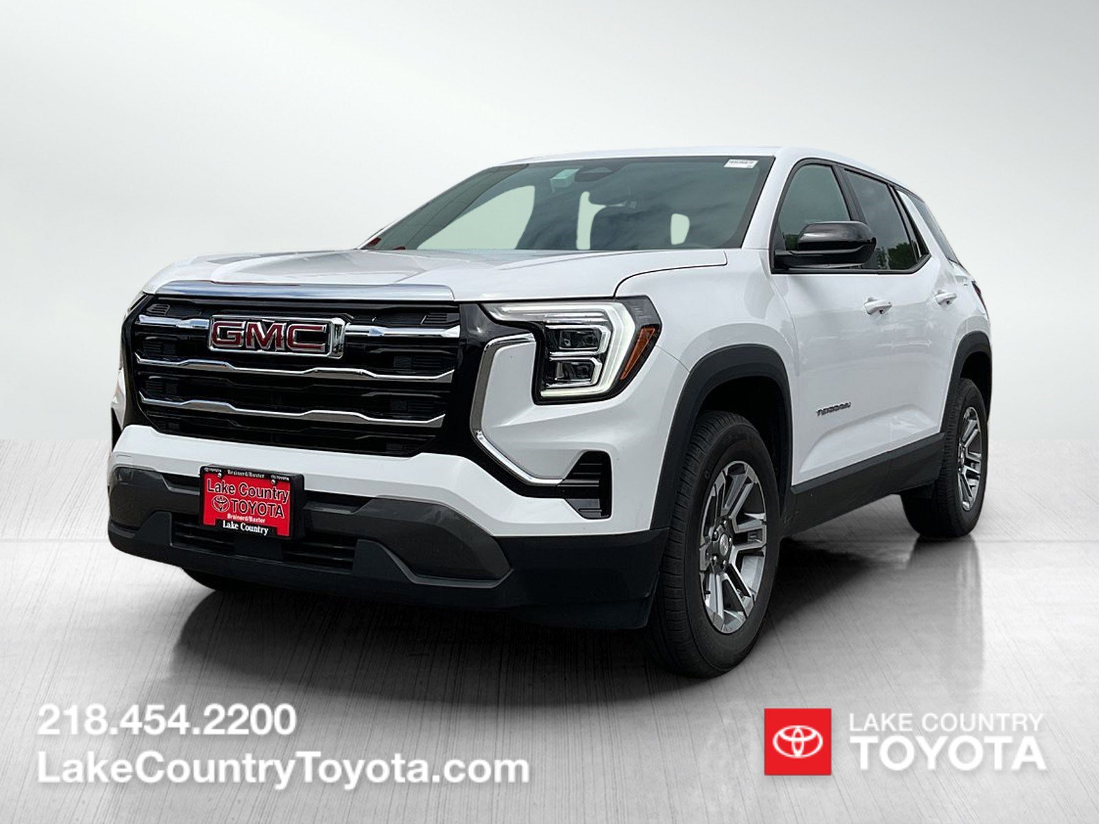 Used 2025 GMC Terrain Elevation AWD/4WD image 1