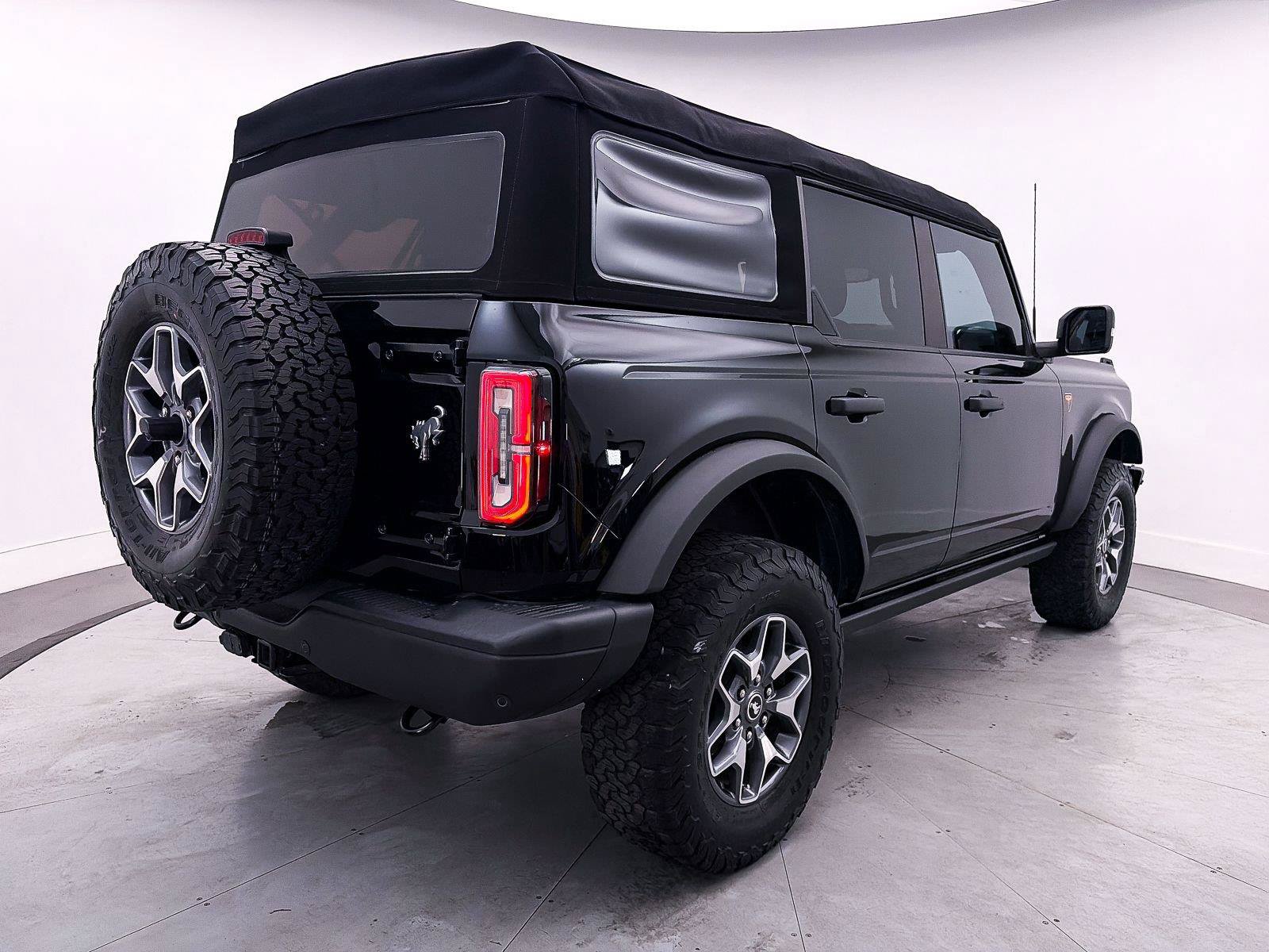 Used 2023 Ford Bronco Badlands AWD/4WD image 14