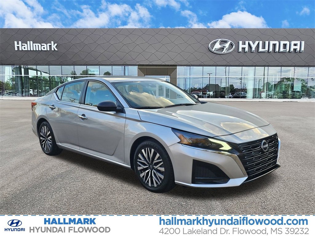 Used 2024 Nissan Altima 2.5 SV