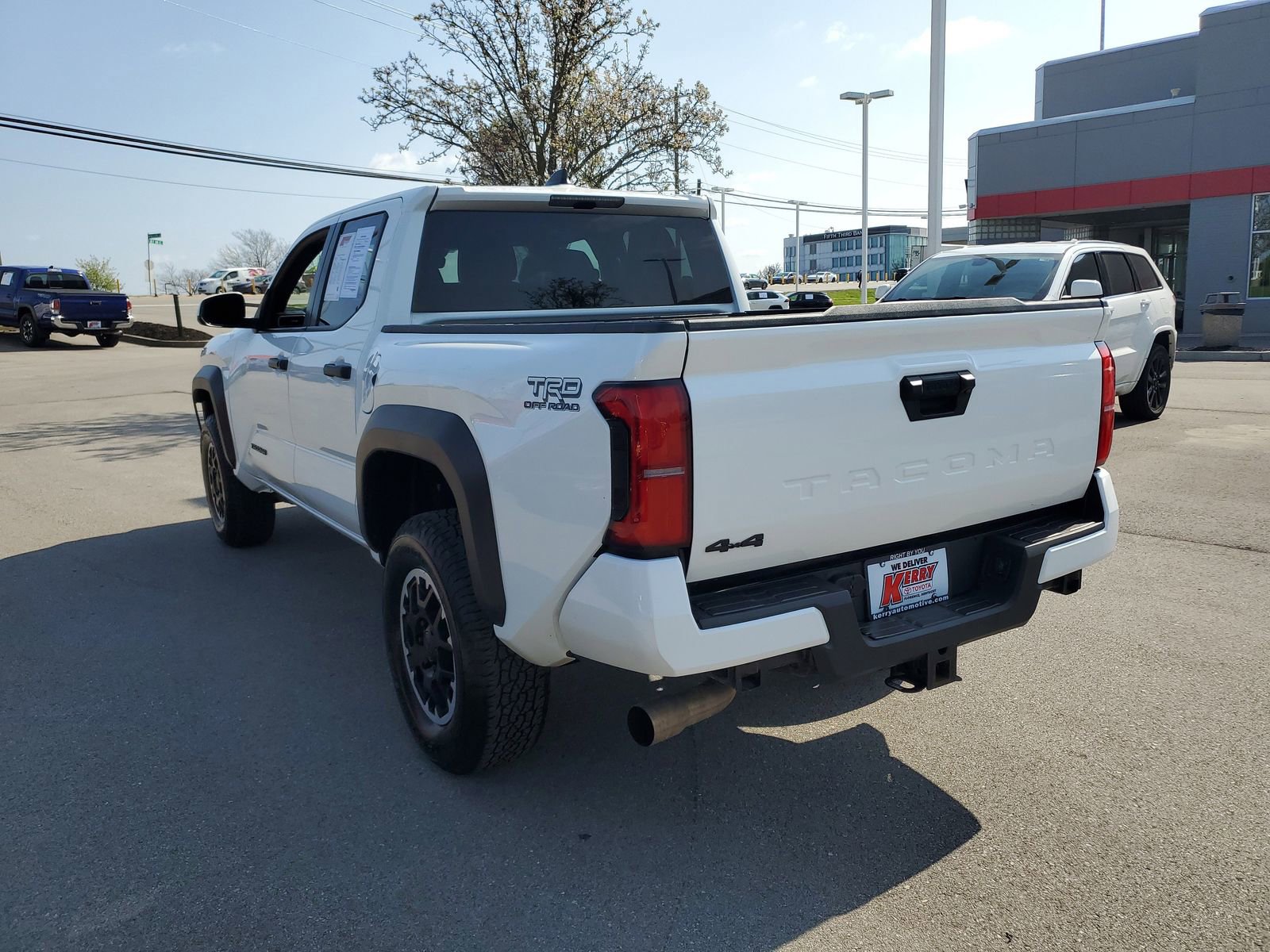 Certified 2024 Toyota Tacoma TRD Off-Road AWD/4WD image 3