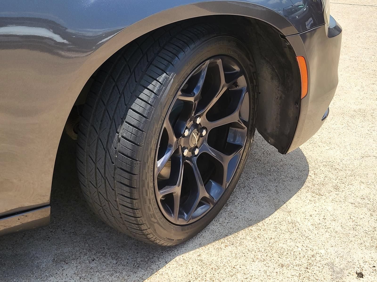 Used 2019 Chrysler 300 Touring w/ Sport Appearance Package RWD image 5