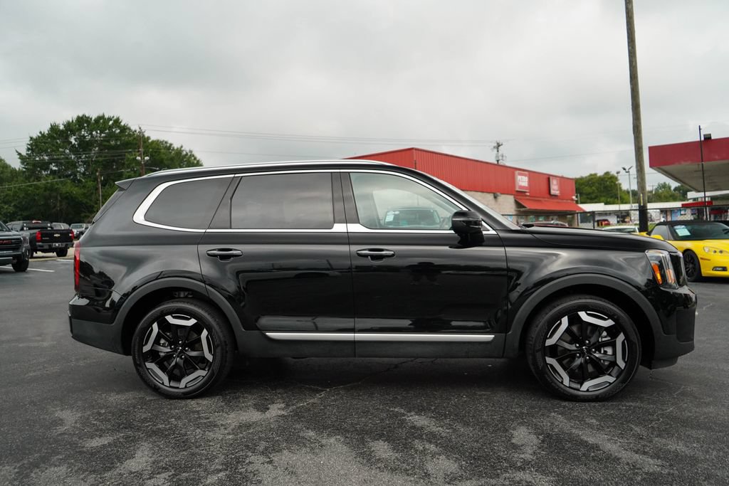 Used 2025 Kia Telluride S FWD image 2