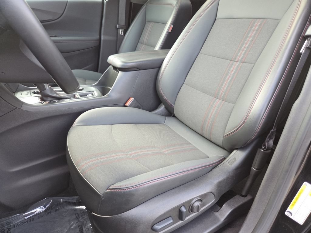 Used 2023 Chevrolet Equinox RS FWD image 30