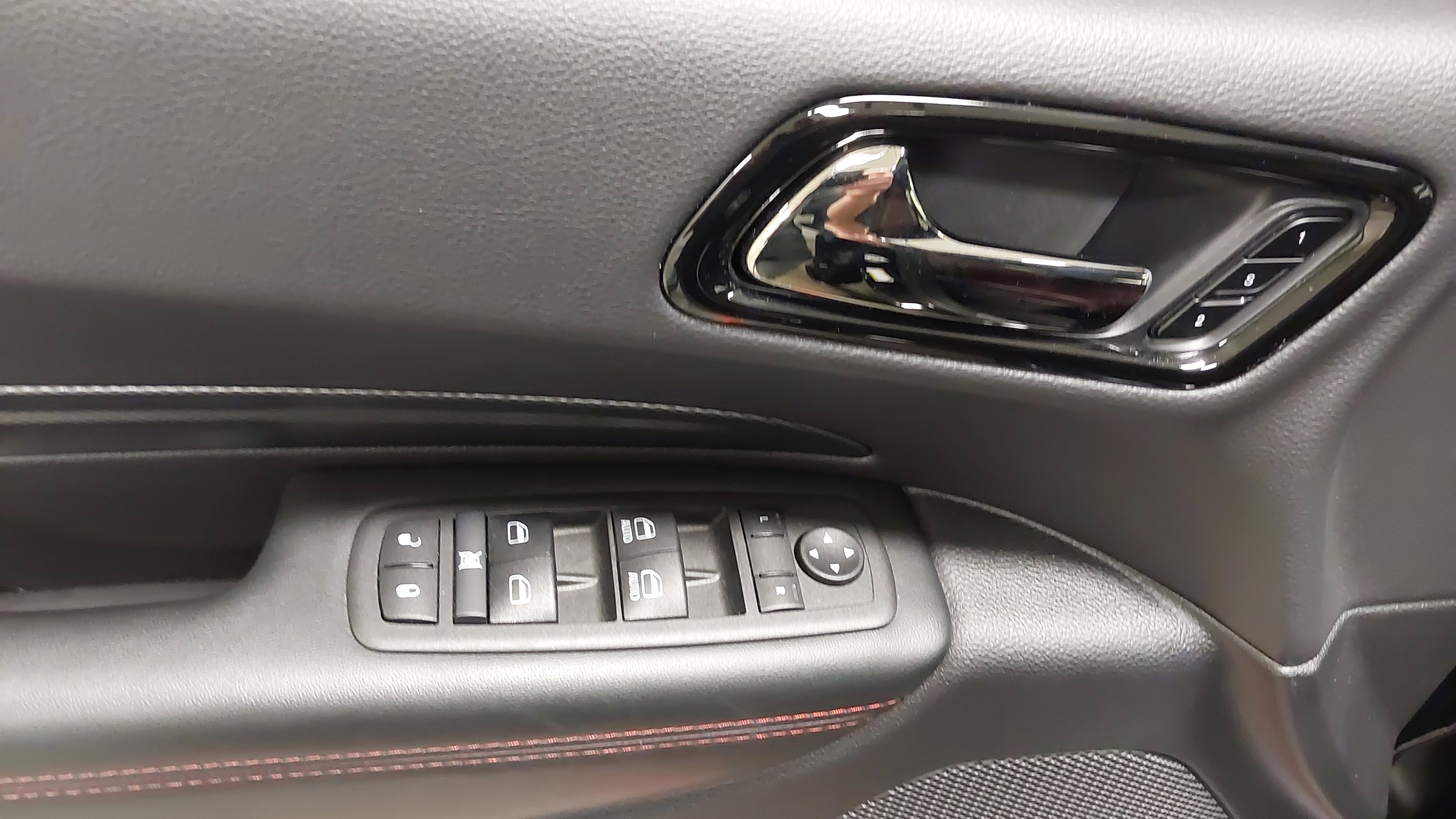 Used 2025 Dodge Durango GT image 25