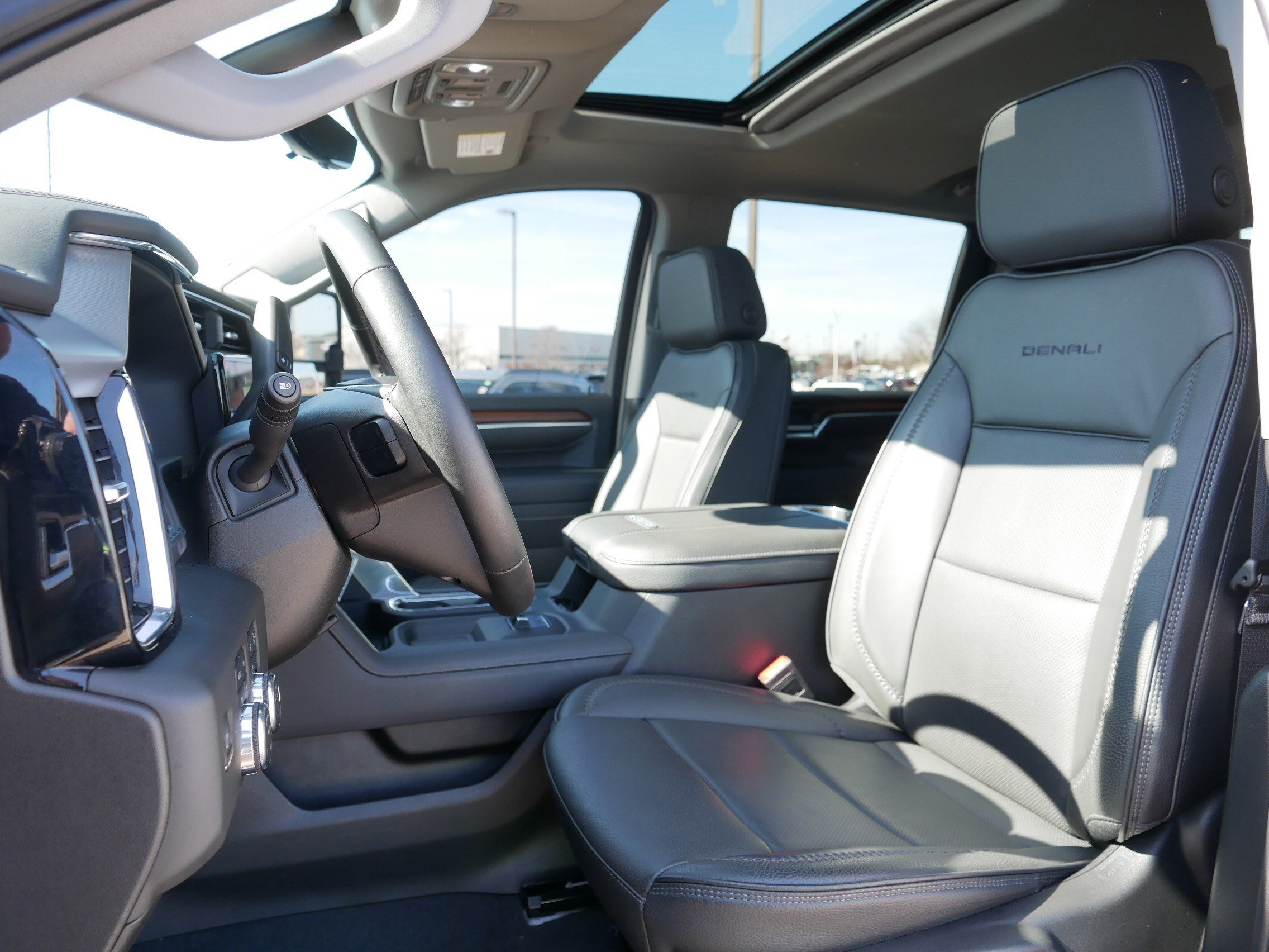 Used 2025 GMC Sierra 2500 Denali w/ Denali Reserve Package AWD/4WD image 34