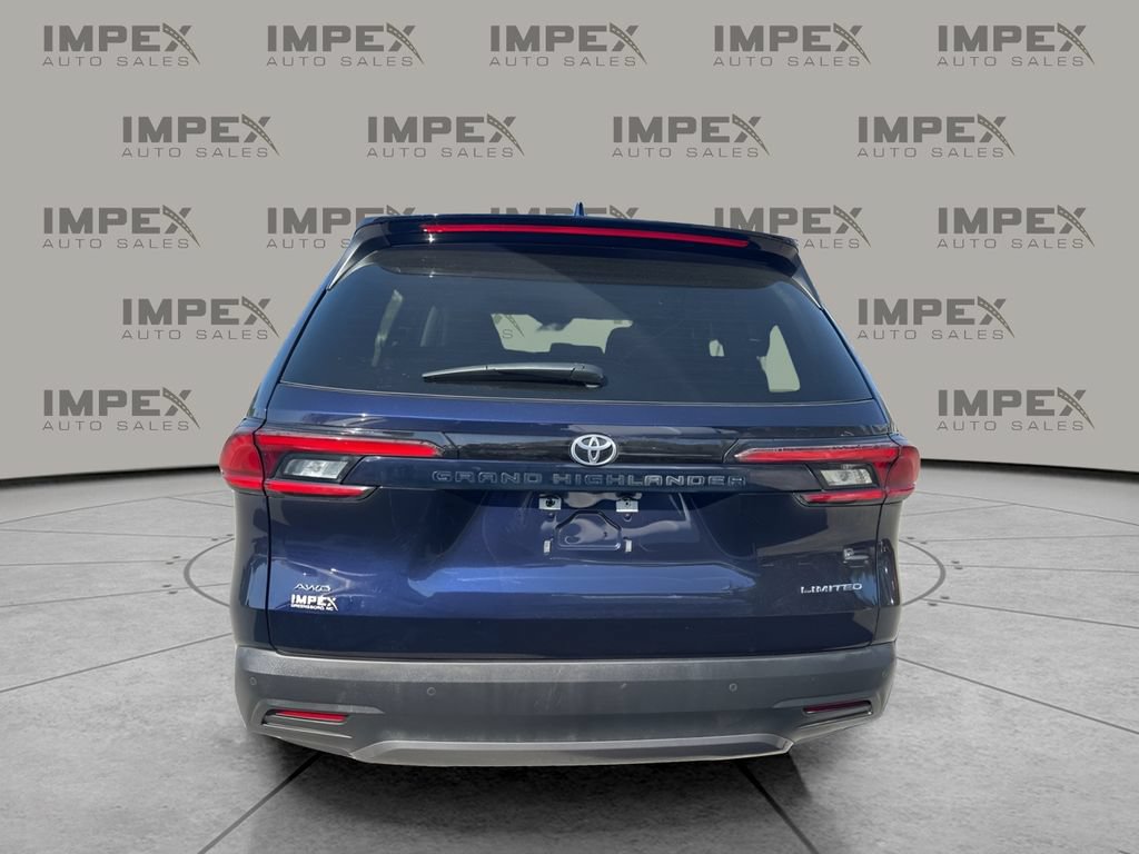 Used 2025 Toyota Grand Highlander AWD image 4