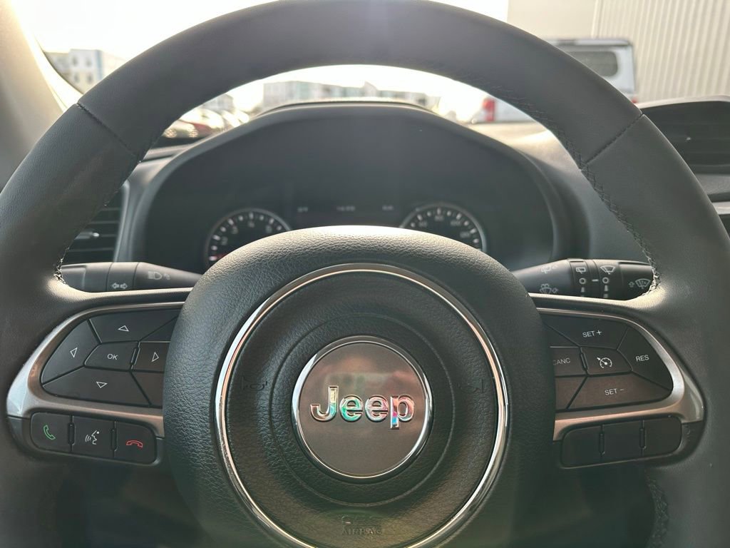 Used 2022 Jeep Renegade Latitude image 10