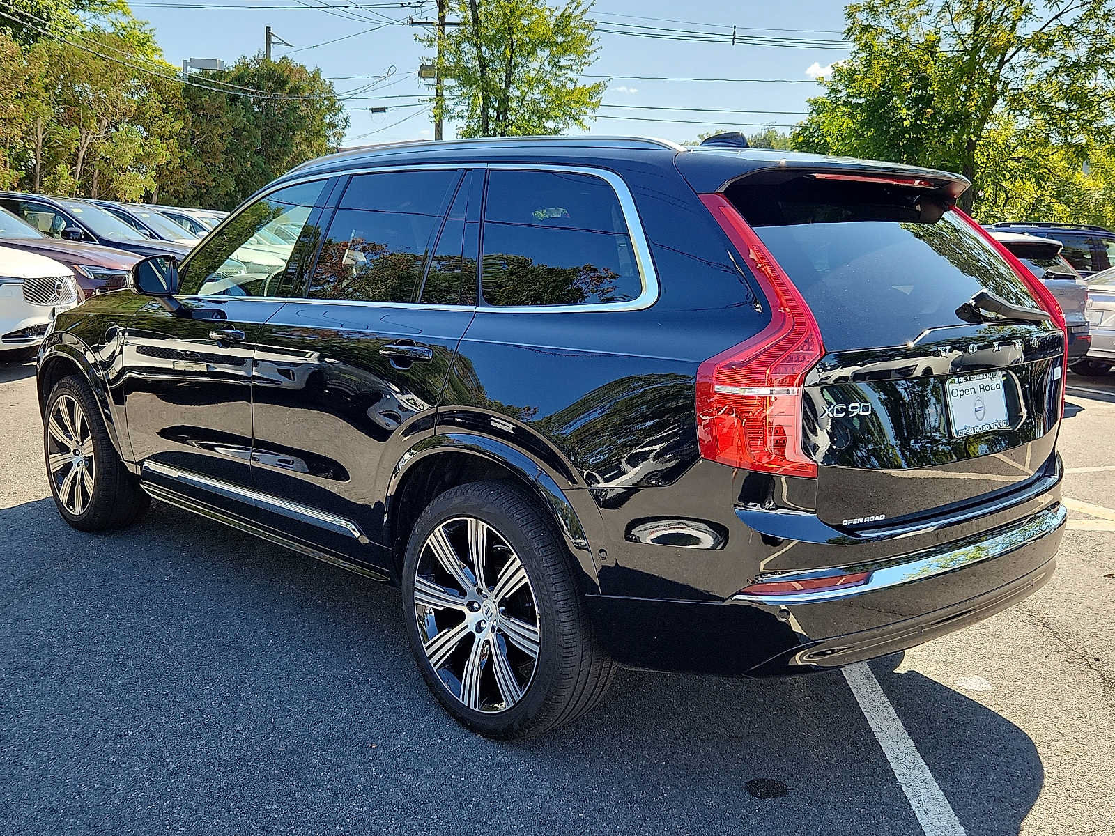 Certified 2024 Volvo XC90 T8 Ultimate w/ Protection Package Premier AWD/4WD image 4
