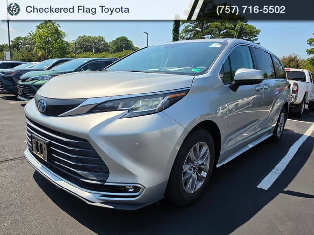 Used 2022 Toyota Sienna XLE