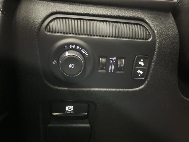 Used 2024 Jeep Wagoneer L 4WD w/ Premium Group I image 26