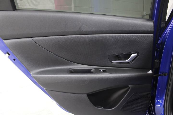 Used 2023 Hyundai Elantra SEL image 16