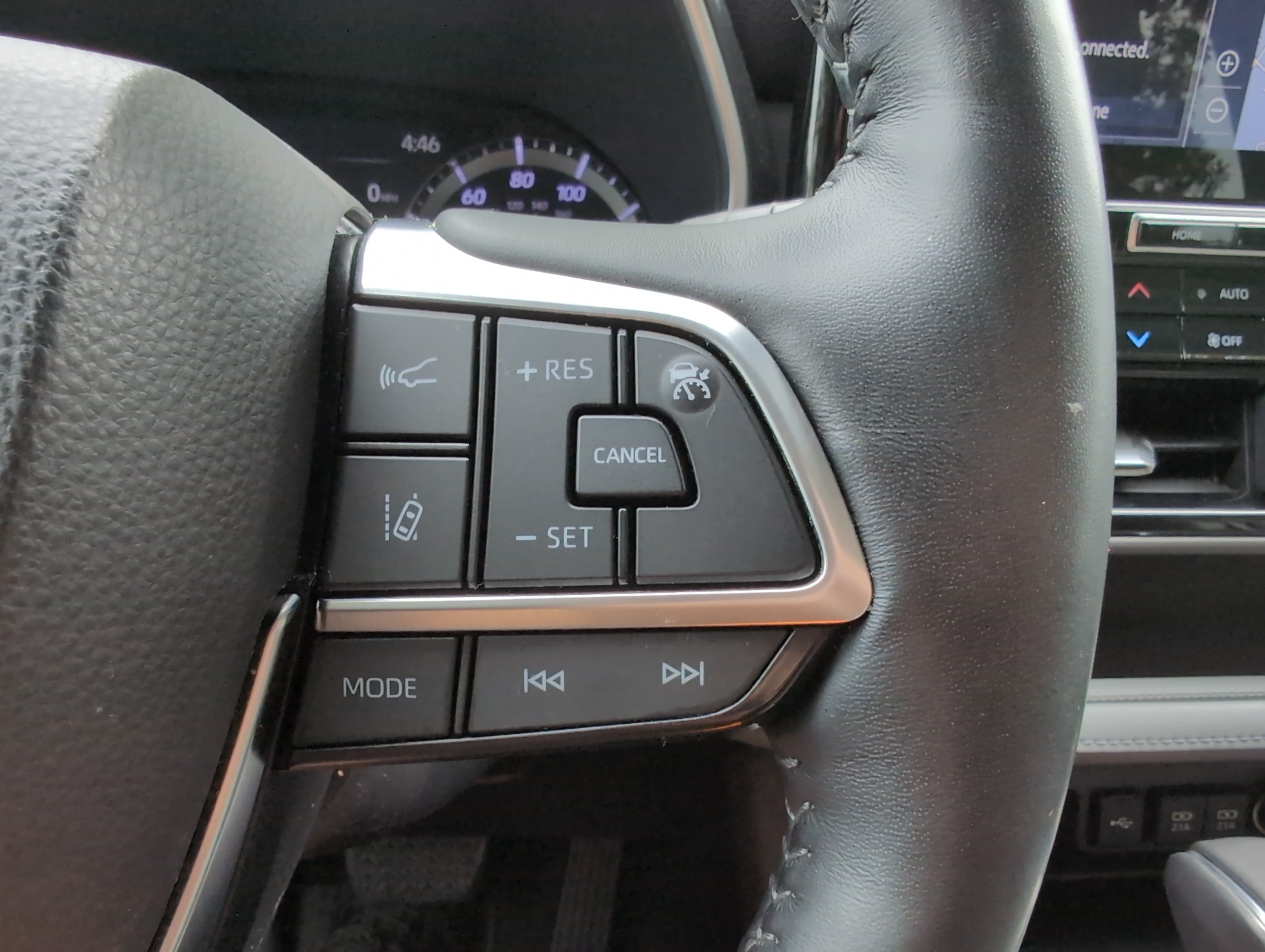 Used 2020 Toyota Highlander Limited FWD image 20