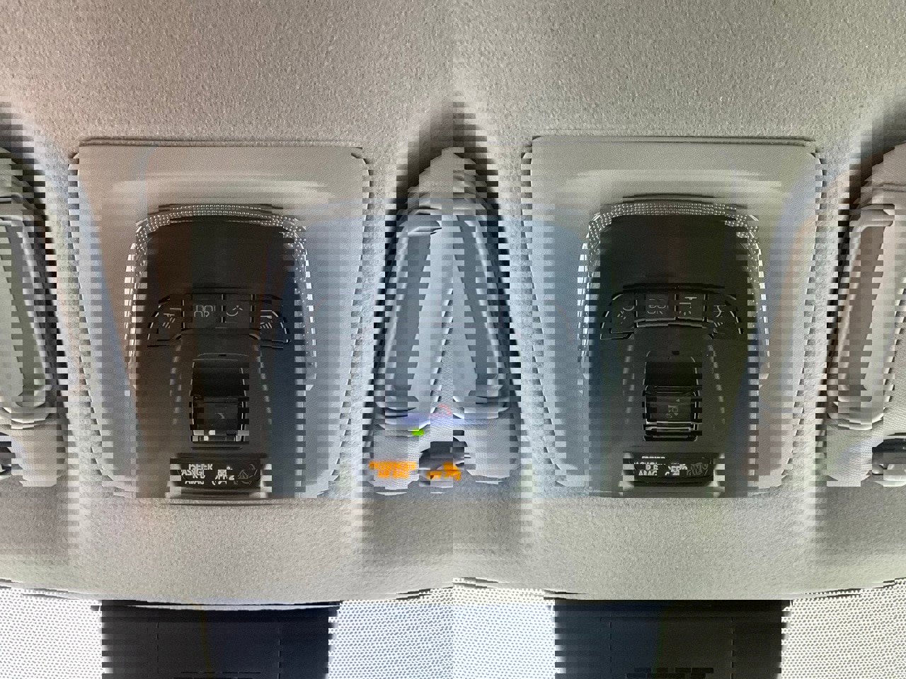 Used 2025 Toyota Corolla Cross LE image 16