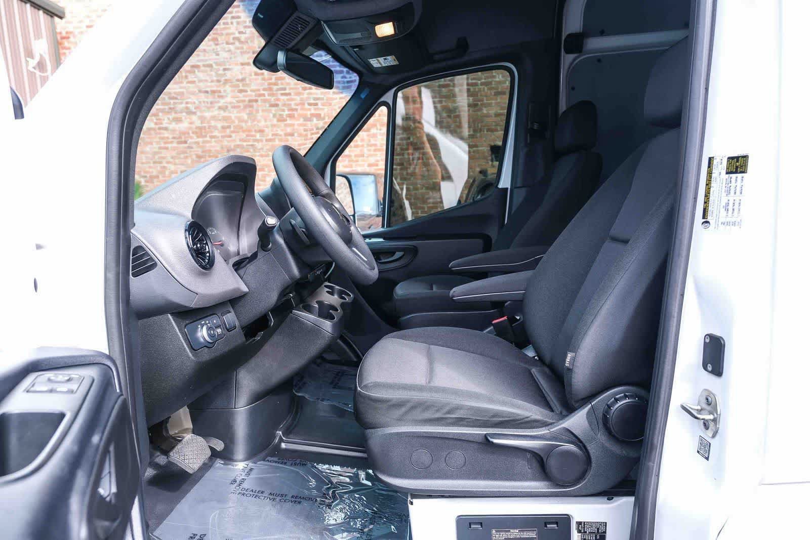 Used 2022 Mercedes-Benz Sprinter 2500 image 21