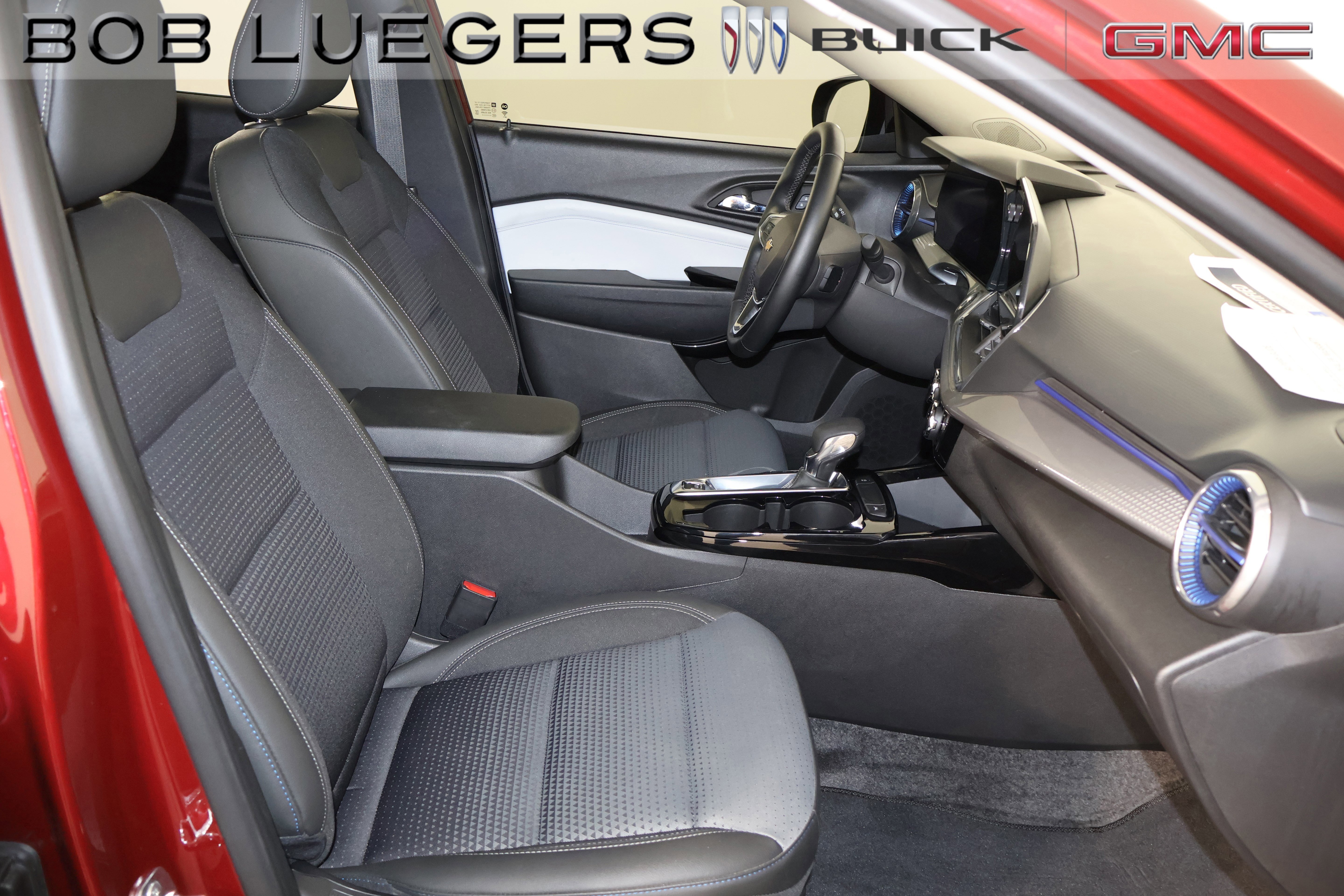 Certified 2024 Chevrolet Trax LT w/ LT Convenience Package FWD image 16