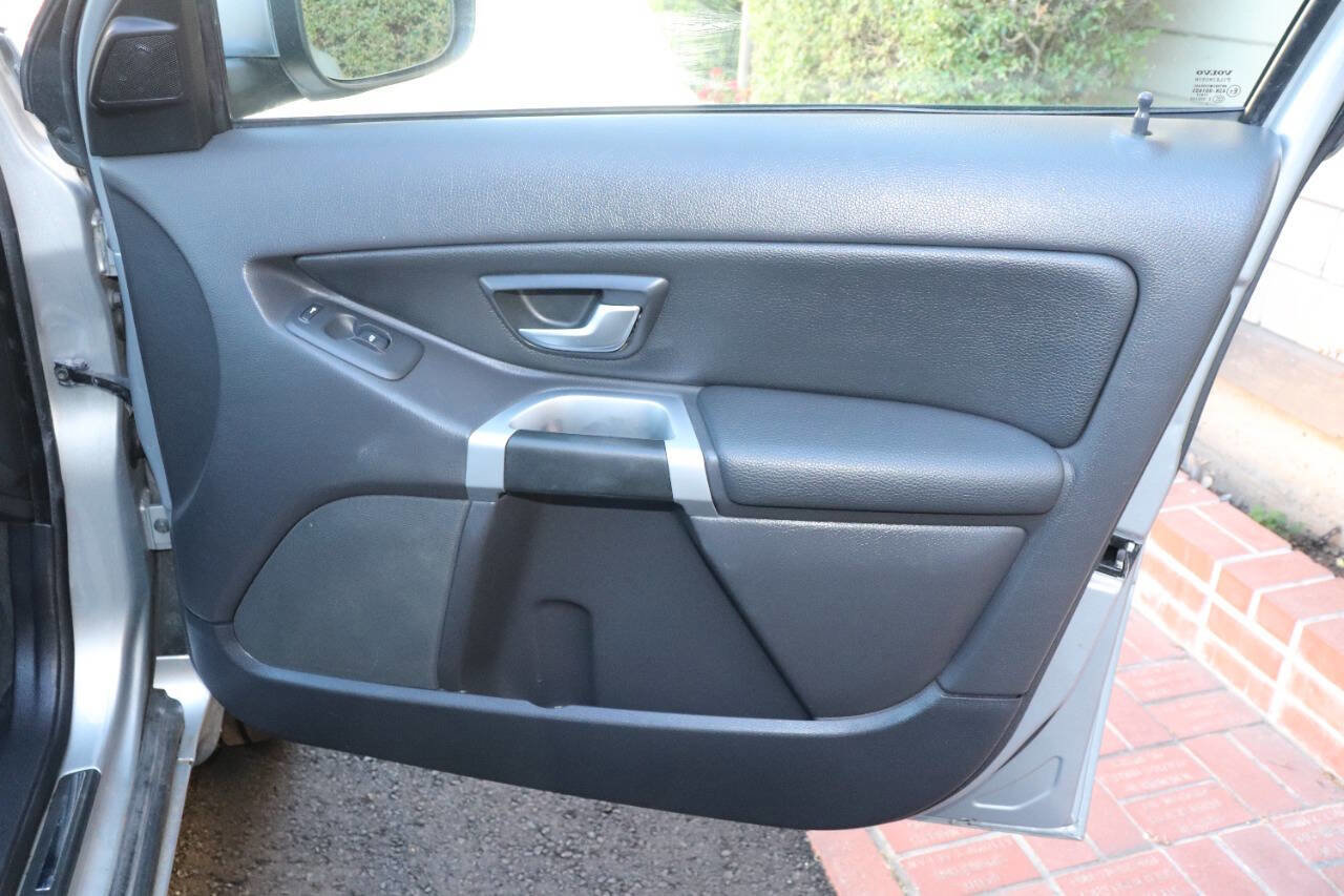 Used 2013 Volvo XC90 3.2 image 32