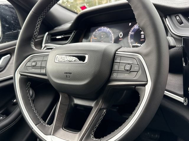 New 2026 Jeep Grand Cherokee L Limited w/ Limited Altitude Package AWD/4WD image 13