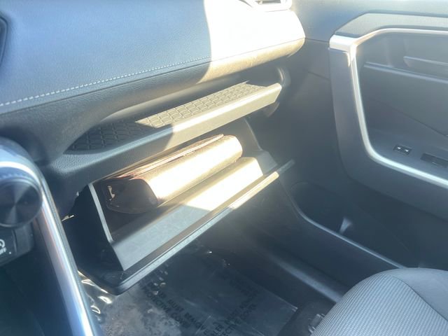 Used 2019 Toyota RAV4 LE w/ All Weather Liner Package image 31