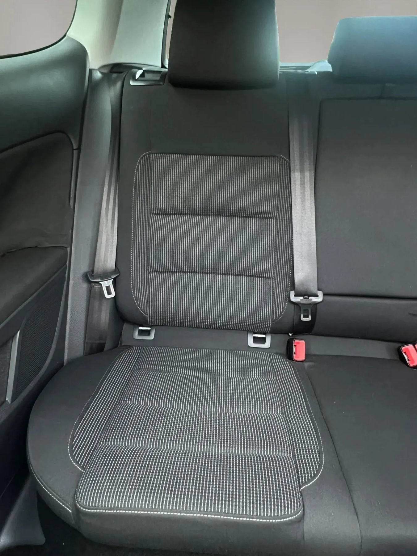 Used 2012 Volkswagen Golf TDI FWD image 16