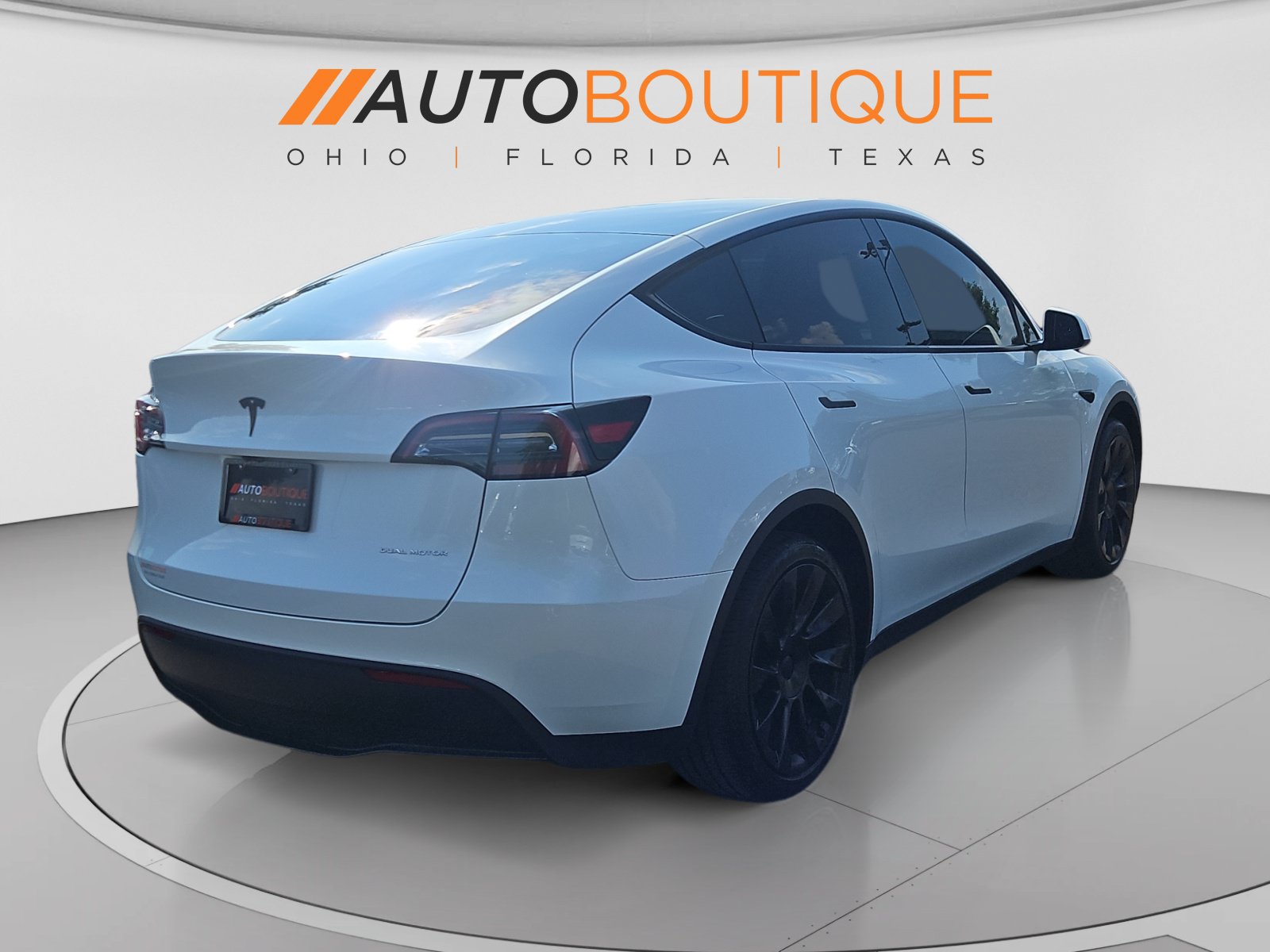 Used 2024 Tesla Model Y Long Range AWD/4WD image 5