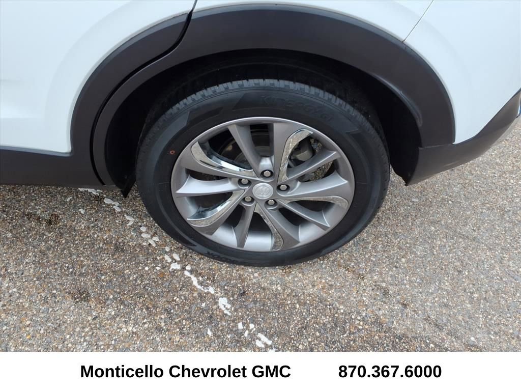 Used 2022 Buick Encore GX Essence w/ Experience Buick Package image 9