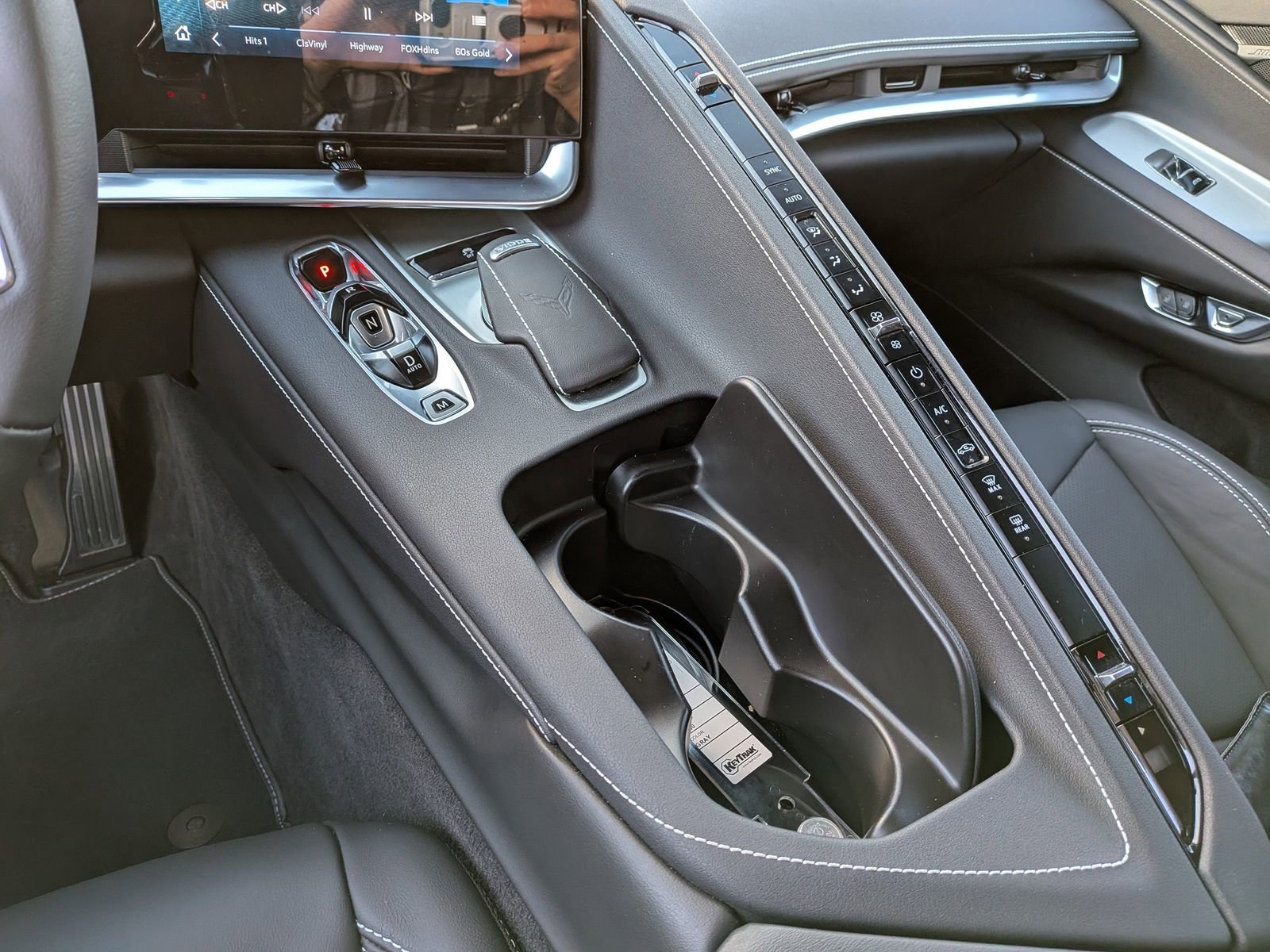 Used 2025 Chevrolet Corvette Stingray Coupe w/ 1LT image 19