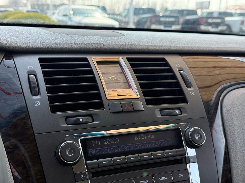 Used 2009 Cadillac DTS w/ Trunk Convenience Package FWD image 19