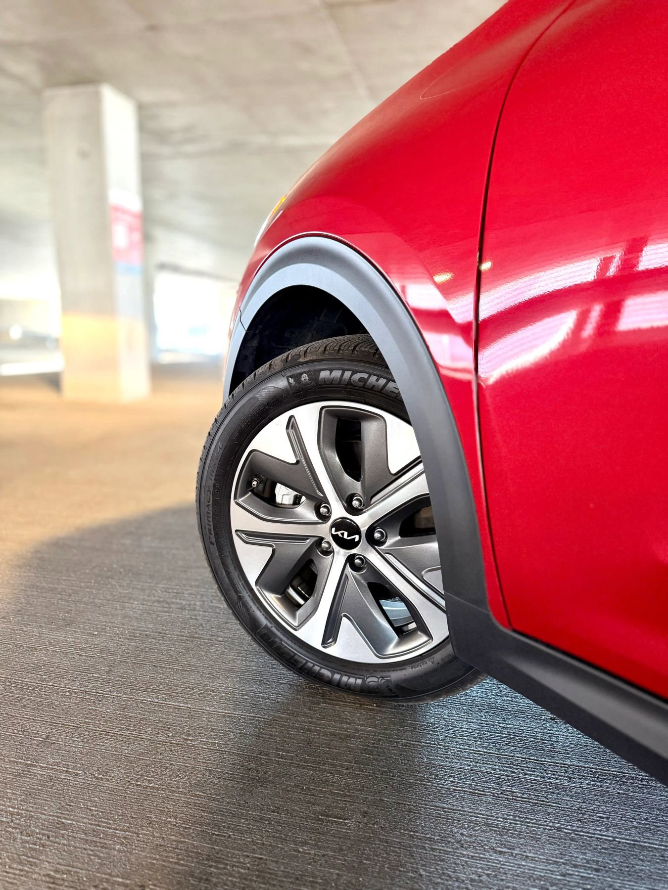 Used 2022 Kia Niro EX image 9