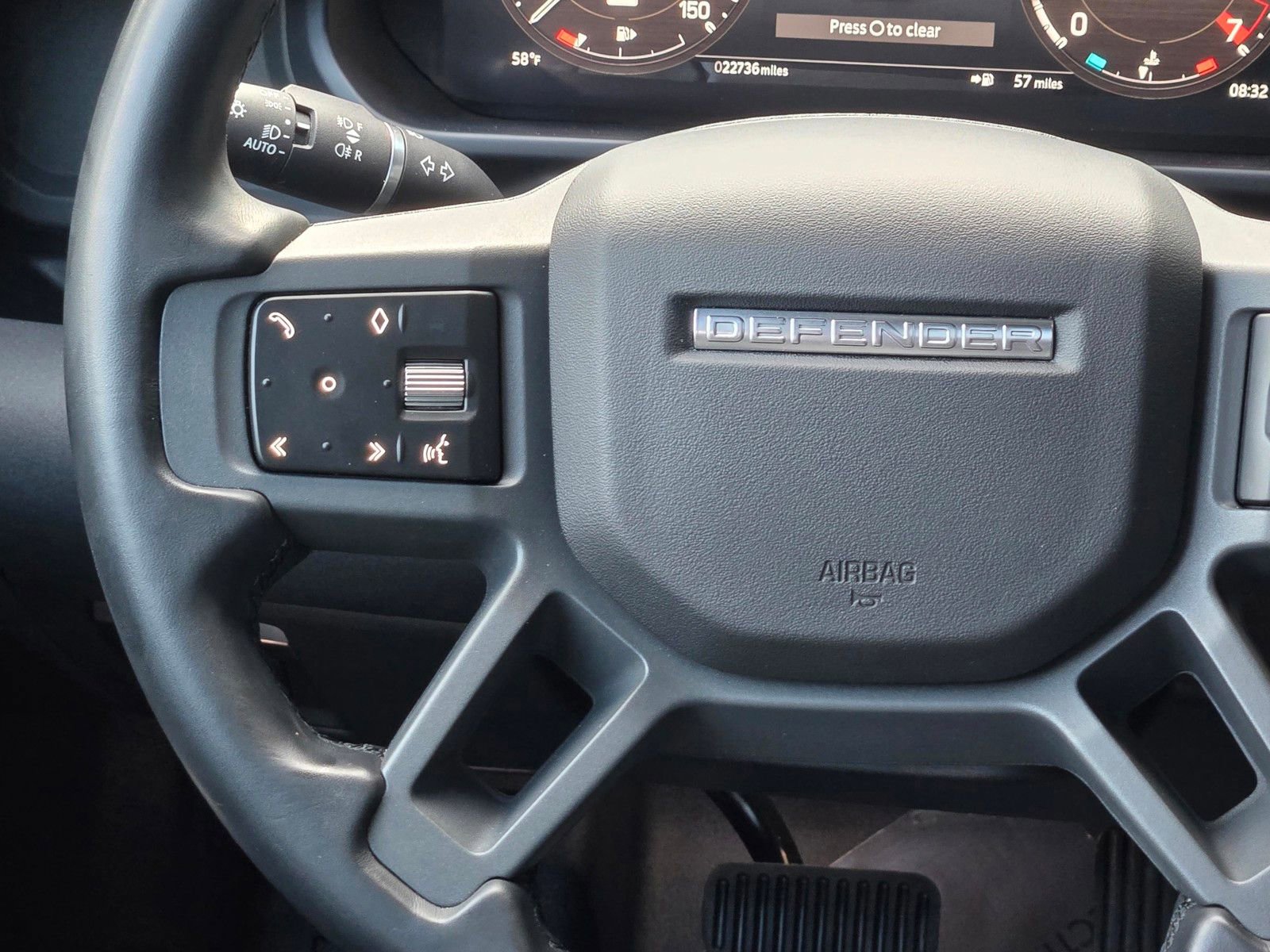 Used 2023 Land Rover Defender 110 X-Dynamic SE AWD/4WD image 15