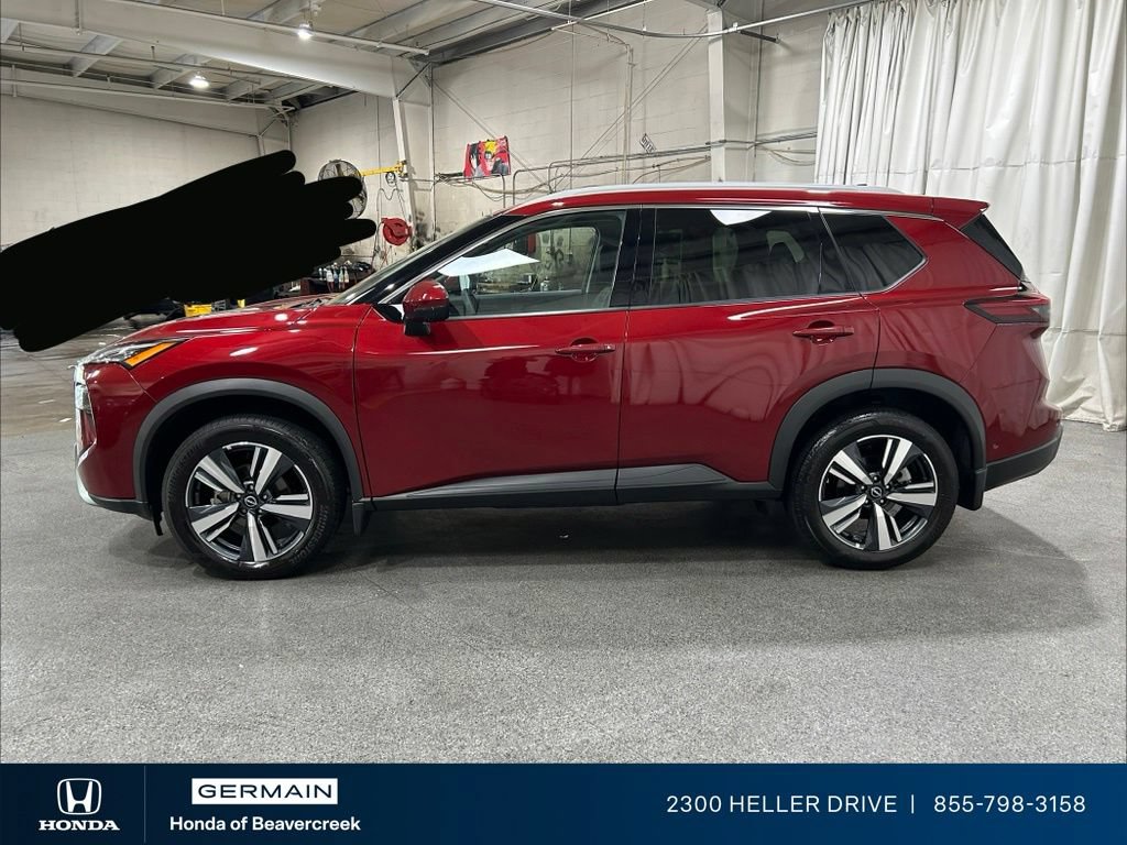 Used 2025 Nissan Rogue SL AWD/4WD image 5