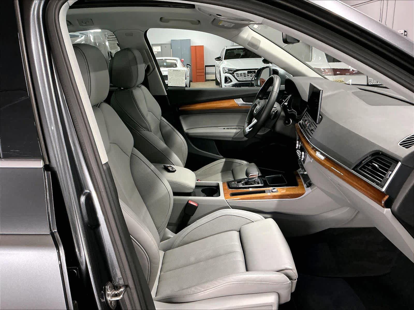 Certified 2023 Audi Q5 2.0T Premium Plus w/ Premium Plus Package AWD/4WD image 9