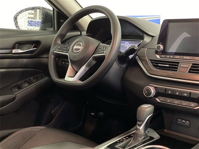 Used 2024 Nissan Altima 2.5 SV image 14