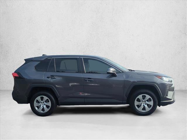 Used 2022 Toyota RAV4 LE image 3