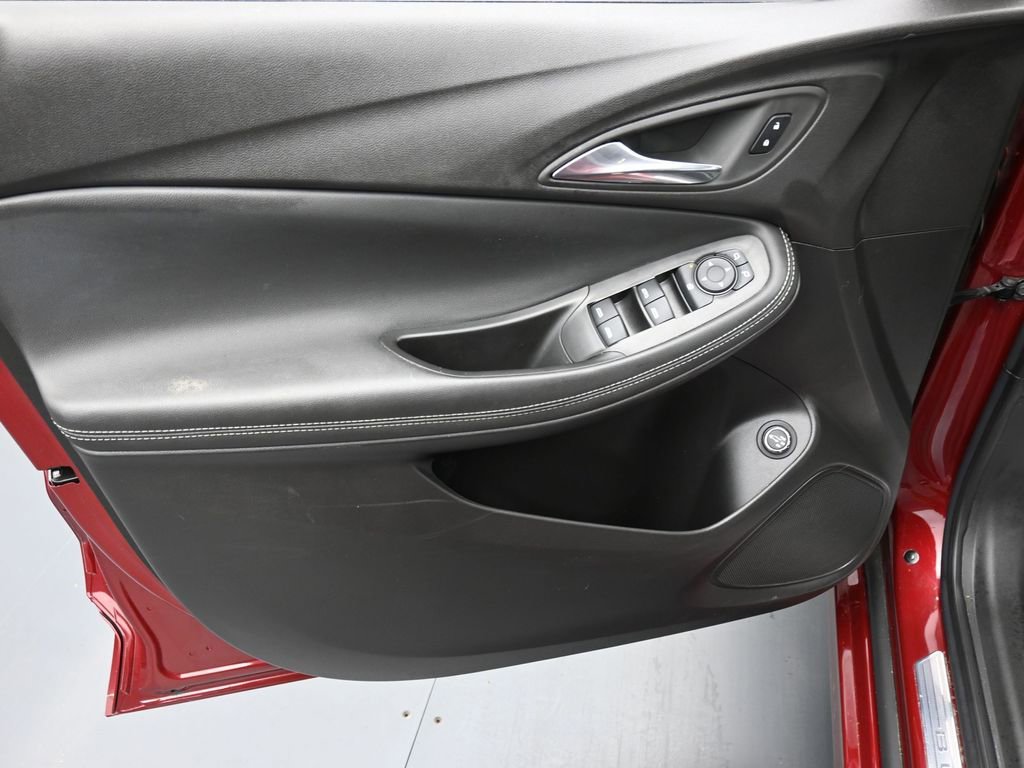 Used 2023 Buick Encore GX Select w/ Sport Touring Package image 9