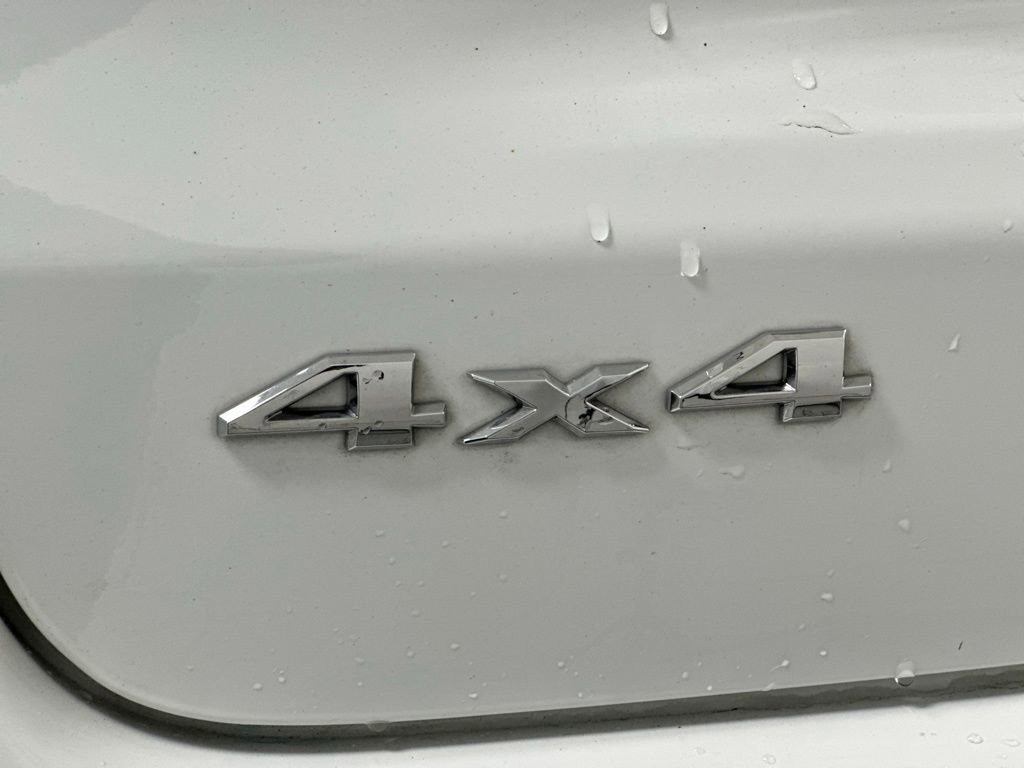 Used 2025 Jeep Compass Latitude image 24