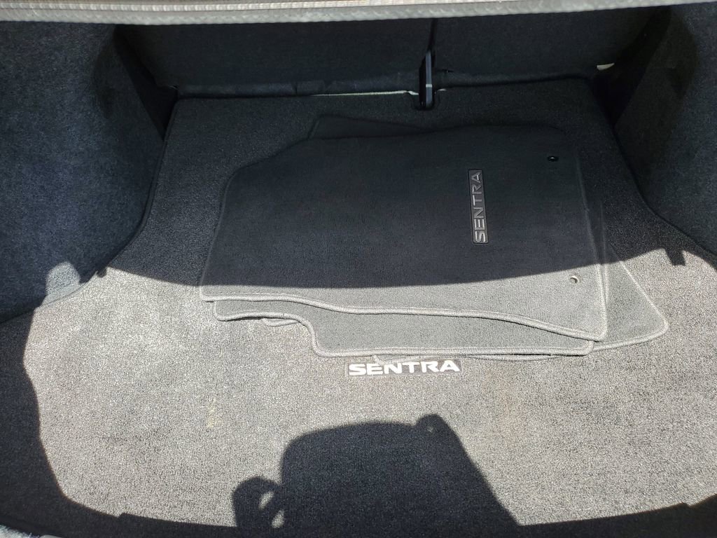 Used 2017 Nissan Sentra SV image 9