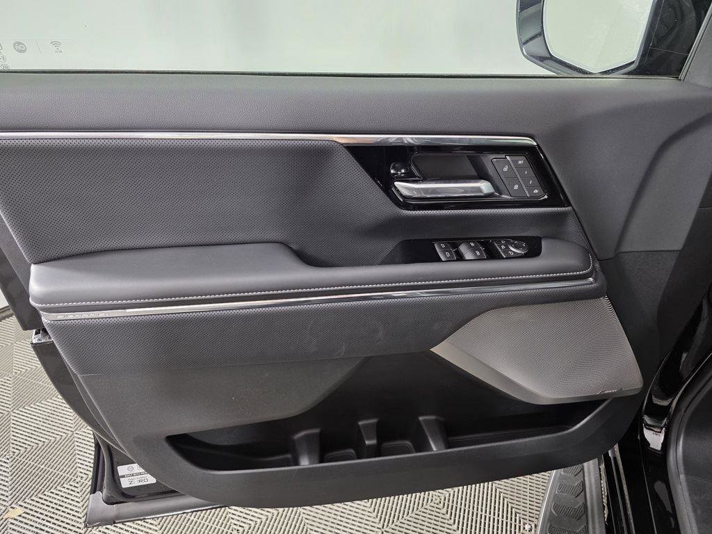 Used 2025 GMC Sierra EV Denali image 18